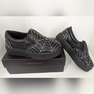 SLYPT WEB - BLACK and WHITE SPIDERWEB